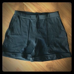 🖤🦈Blackmilk🦈🖤 black cuffed shorts XL